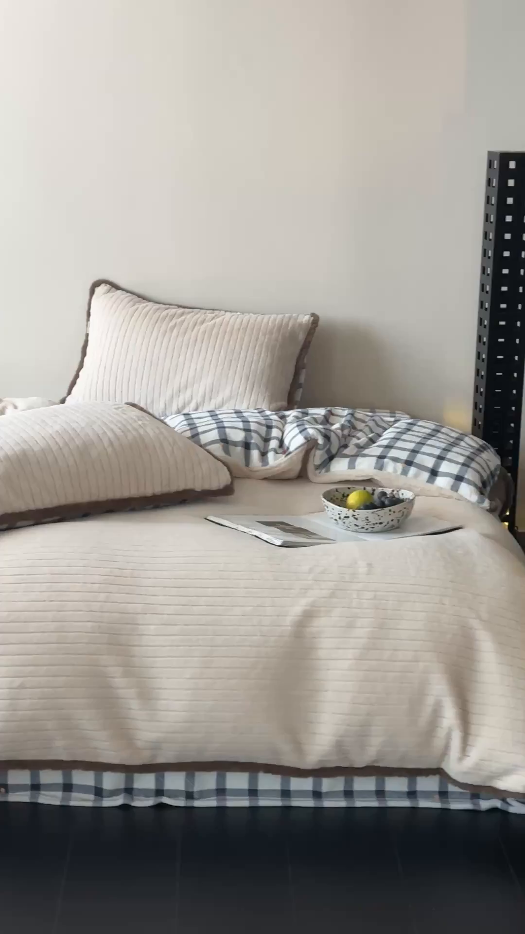 91家纺网 家纺一手货源 找家纺 桔子家纺 2025新款兔兔绒牛奶绒雕花系列四件套 奶咖