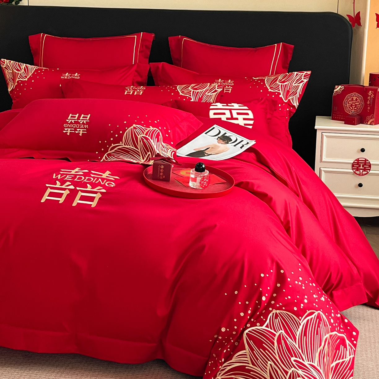 91家纺网 家纺一手货源 找家纺 置顶家纺 2025新款亲肤刺绣婚庆四件套 幸遇你-金大红