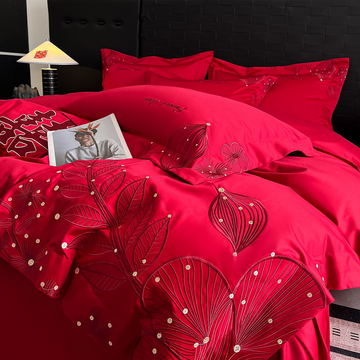 91家纺网 家纺一手货源 找家纺 置顶家纺 2025新款亲肤刺绣婚庆四件套 锦上花-大红