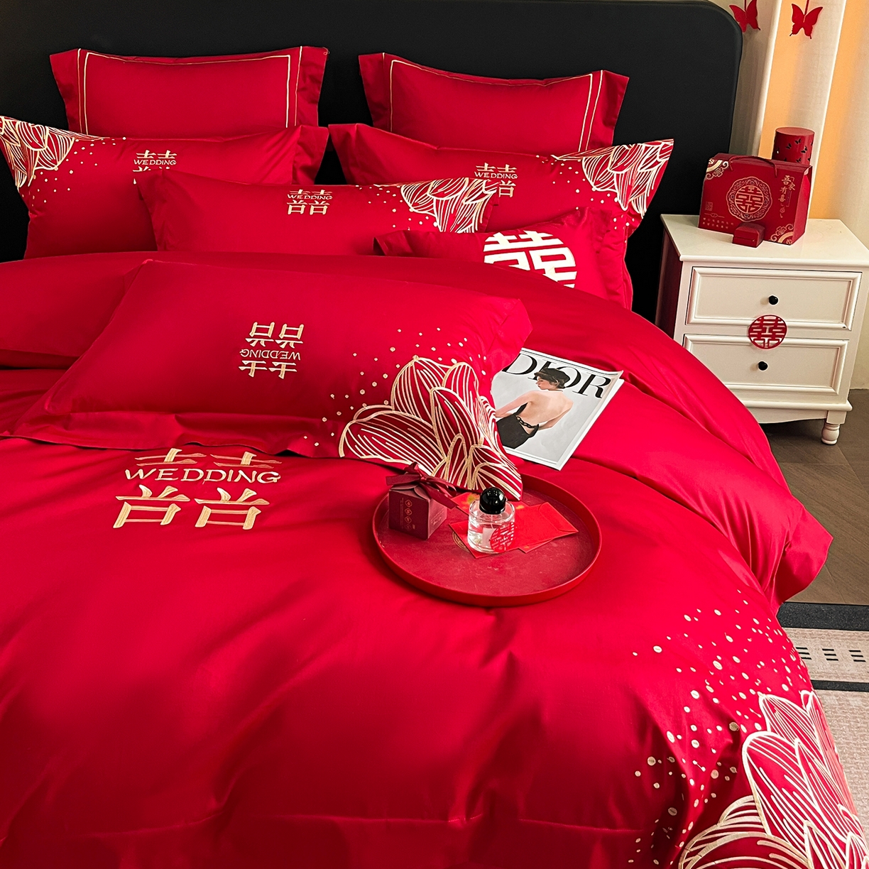 91家纺网 家纺一手货源 找家纺 置顶家纺 2025新款亲肤刺绣婚庆四件套 幸遇你-金大红