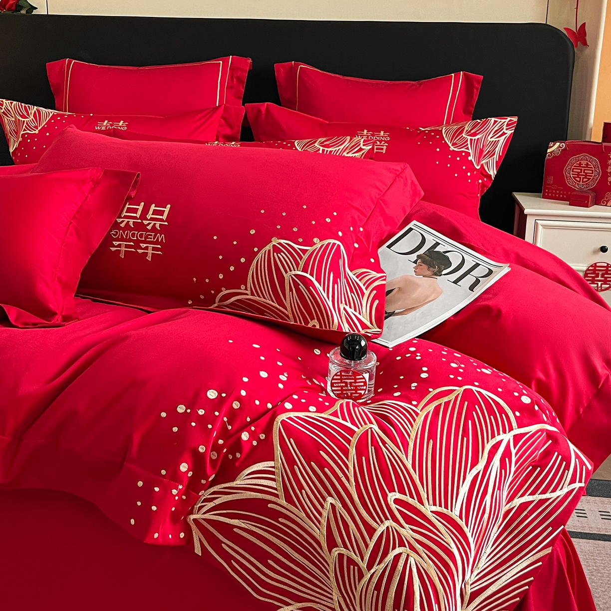 91家纺网 家纺一手货源 找家纺 置顶家纺 2025新款亲肤刺绣婚庆四件套 幸遇你-金大红