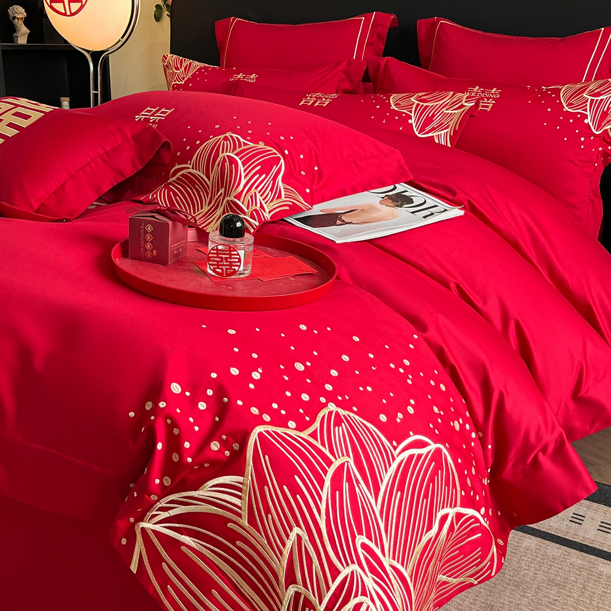 91家纺网 家纺一手货源 找家纺 置顶家纺 2025新款亲肤刺绣婚庆四件套 幸遇你-金大红