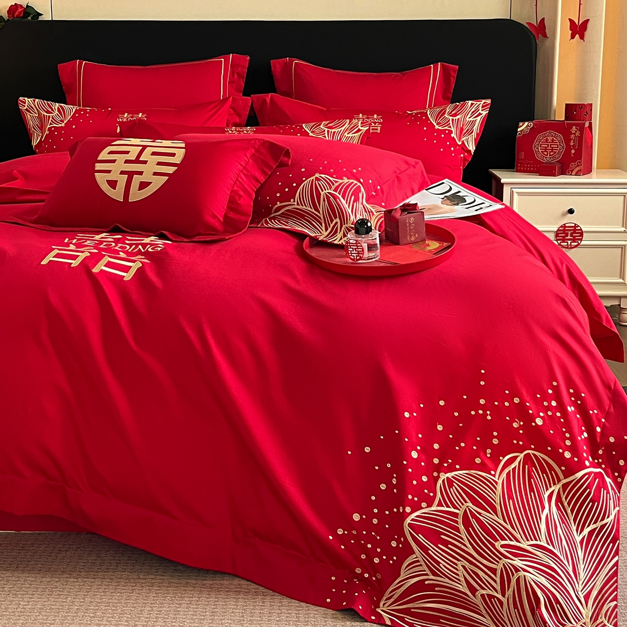 91家纺网 家纺一手货源 找家纺 置顶家纺 2025新款亲肤刺绣婚庆四件套 幸遇你-金大红