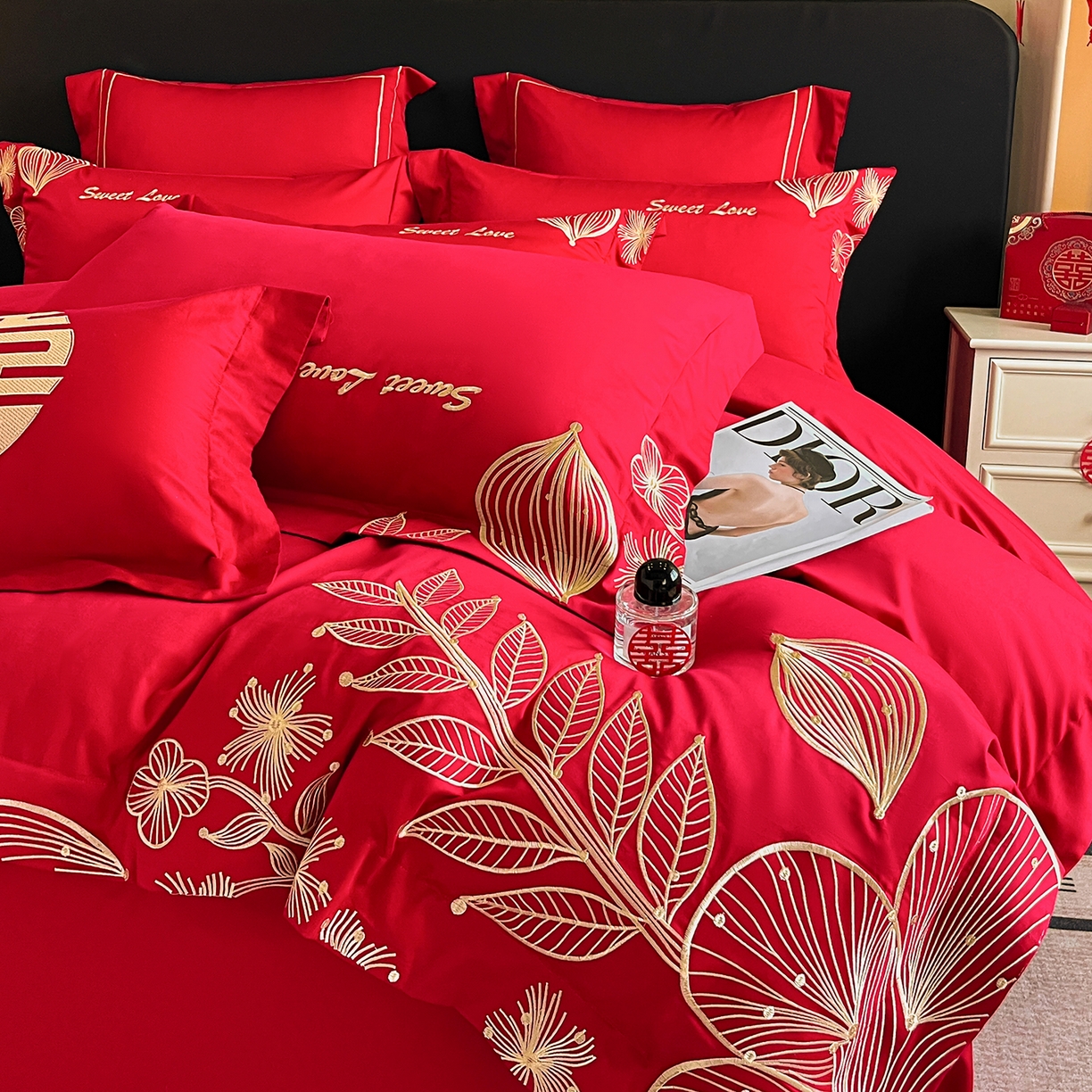 91家纺网 家纺一手货源 找家纺 置顶家纺 2025新款亲肤刺绣婚庆四件套 锦上花-金大红