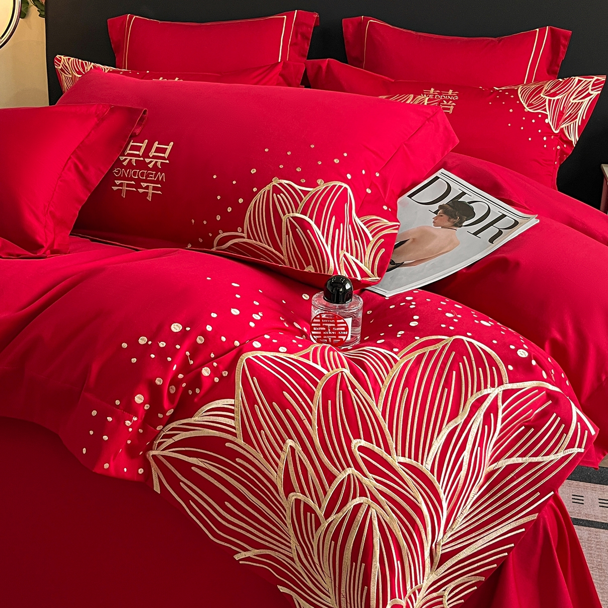 91家纺网 家纺一手货源 找家纺 置顶家纺 2025新款亲肤刺绣婚庆四件套 幸遇你-金大红