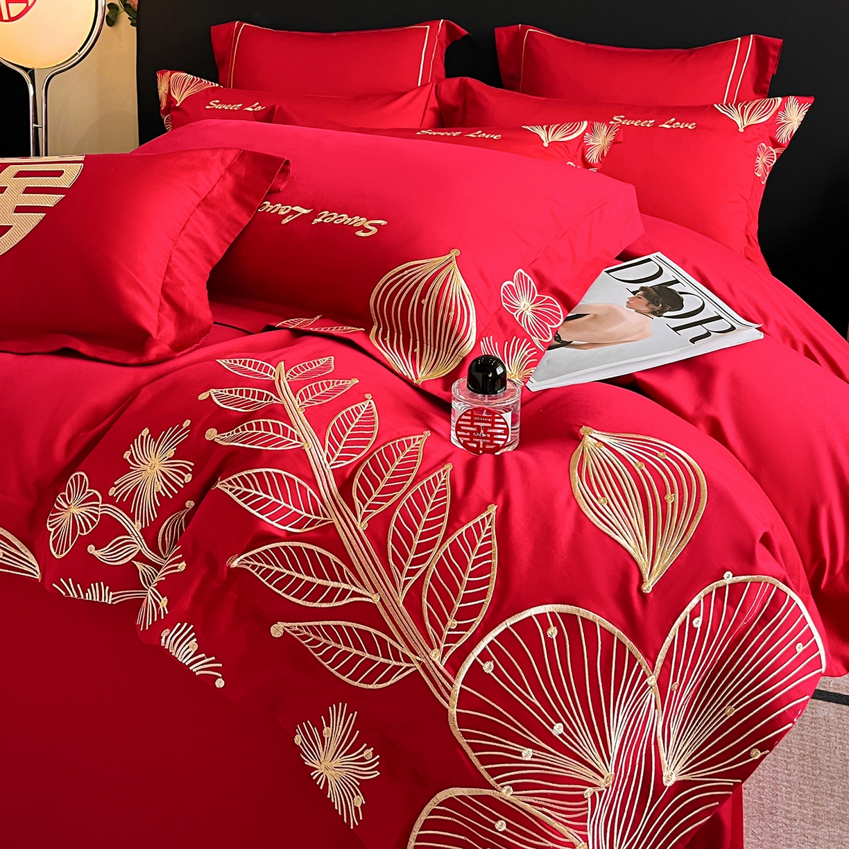 91家纺网 家纺一手货源 找家纺 置顶家纺 2025新款亲肤刺绣婚庆四件套 锦上花-金大红