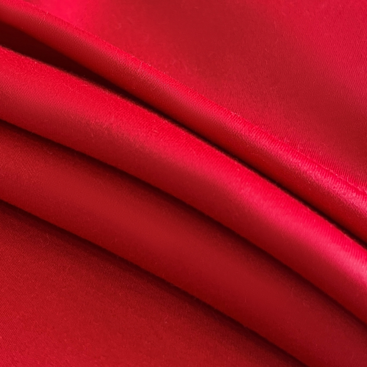 91家纺网 家纺一手货源 找家纺 置顶家纺 2025新款亲肤刺绣婚庆四件套 龙翔凤起-金大红