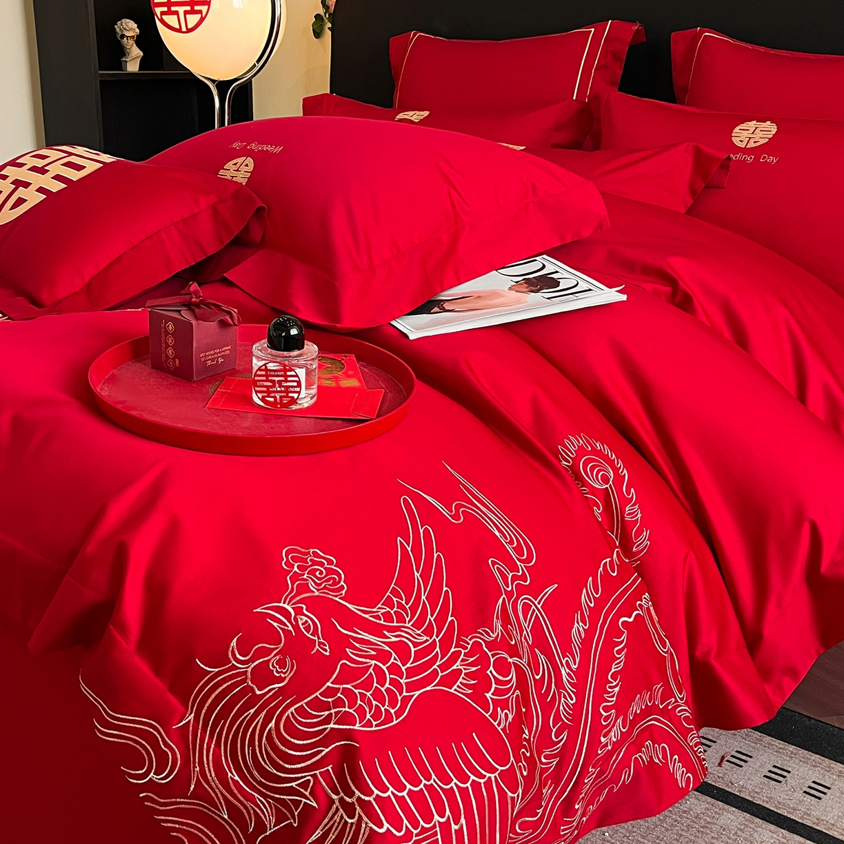 91家纺网 家纺一手货源 找家纺 置顶家纺 2025新款亲肤刺绣婚庆四件套 龙翔凤起-金大红