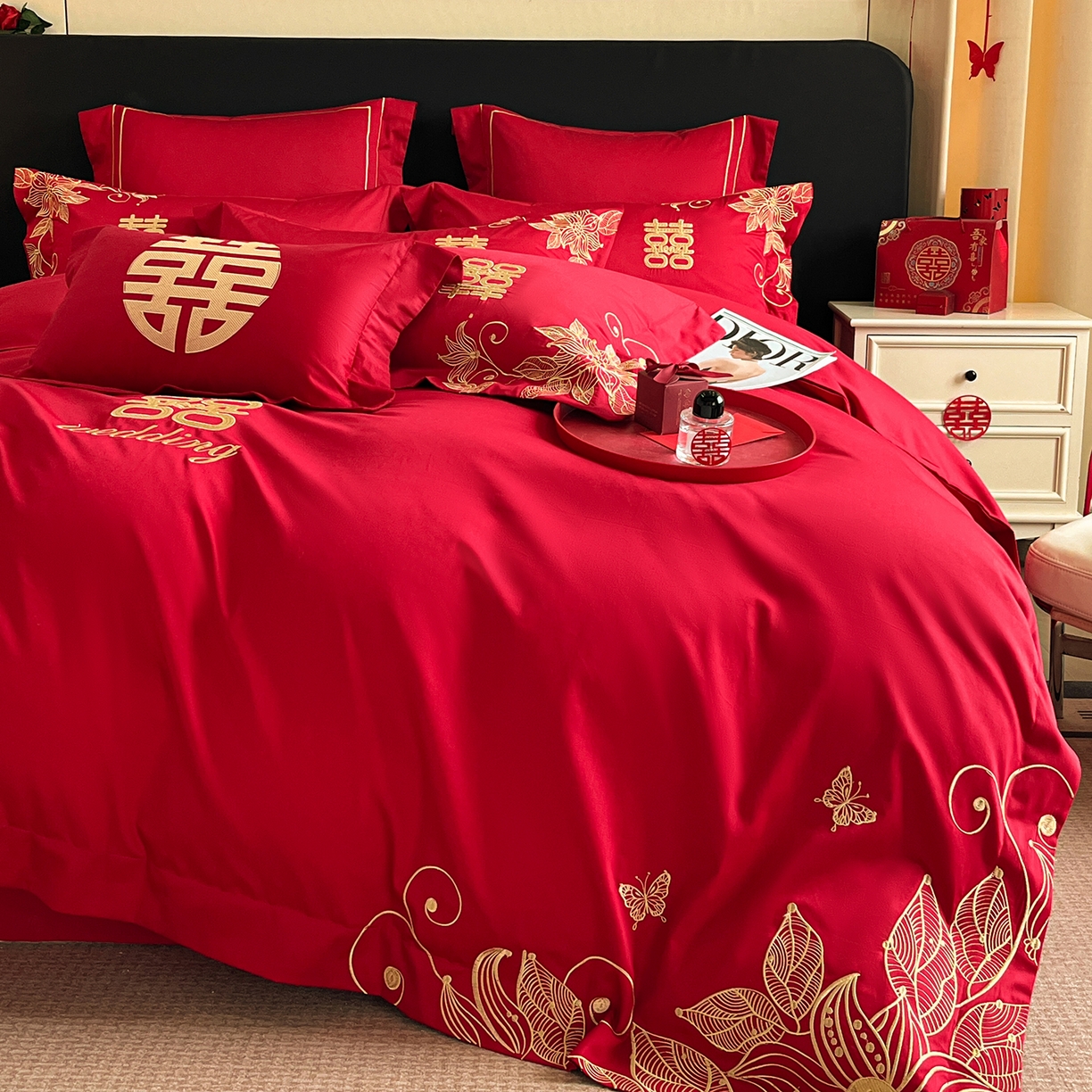 91家纺网 家纺一手货源 找家纺 置顶家纺 2025新款亲肤刺绣婚庆四件套 爱漾-金大红