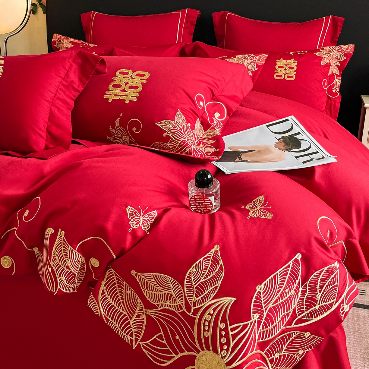 91家纺网 家纺一手货源 找家纺 置顶家纺 2025新款亲肤刺绣婚庆四件套 爱漾-金大红