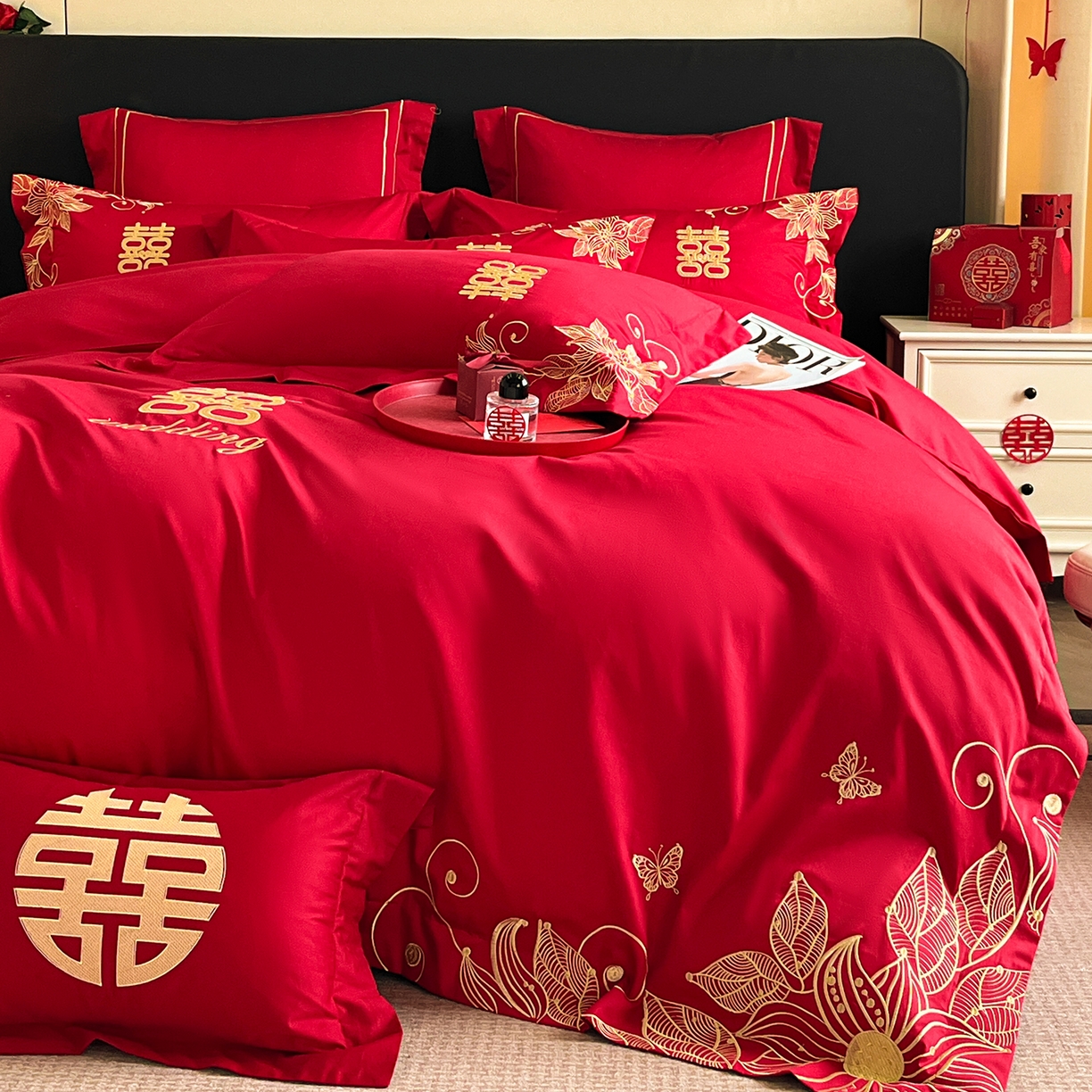 91家纺网 家纺一手货源 找家纺 置顶家纺 2025新款亲肤刺绣婚庆四件套 爱漾-金大红