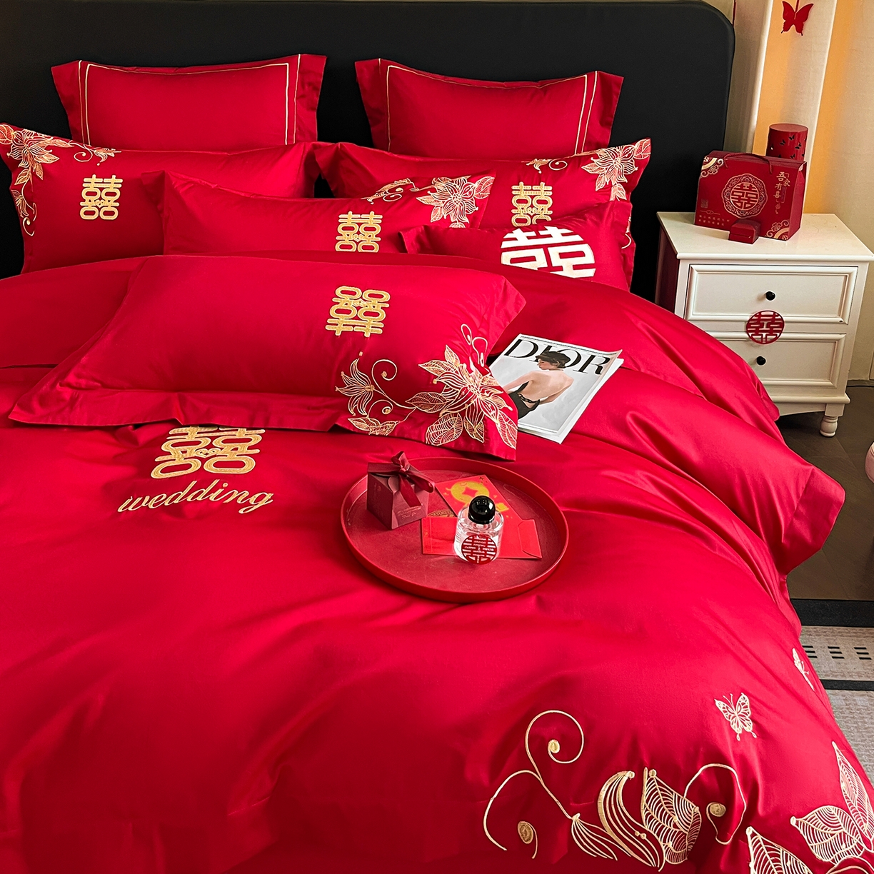 91家纺网 家纺一手货源 找家纺 置顶家纺 2025新款亲肤刺绣婚庆四件套 爱漾-金大红