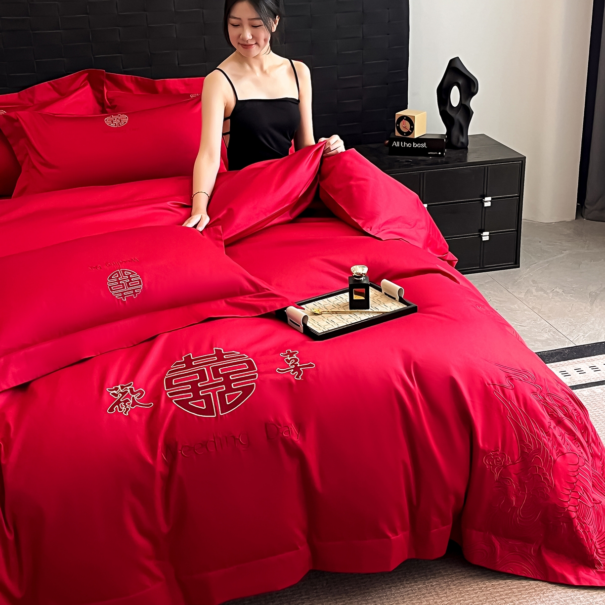 91家纺网 家纺一手货源 找家纺 置顶家纺 2025新款亲肤刺绣婚庆四件套 龙翔凤起-大红