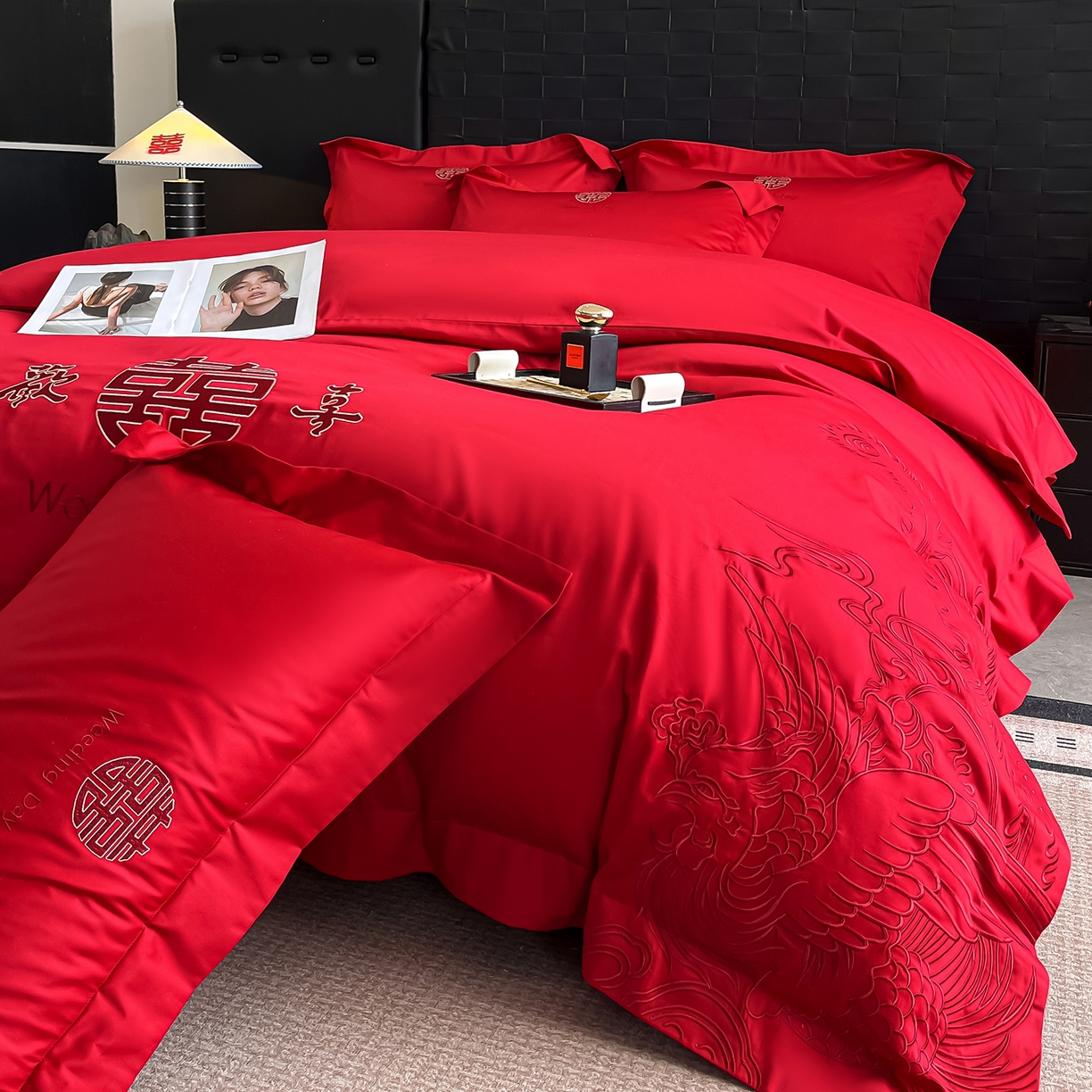 91家纺网 家纺一手货源 找家纺 置顶家纺 2025新款亲肤刺绣婚庆四件套 龙翔凤起-大红