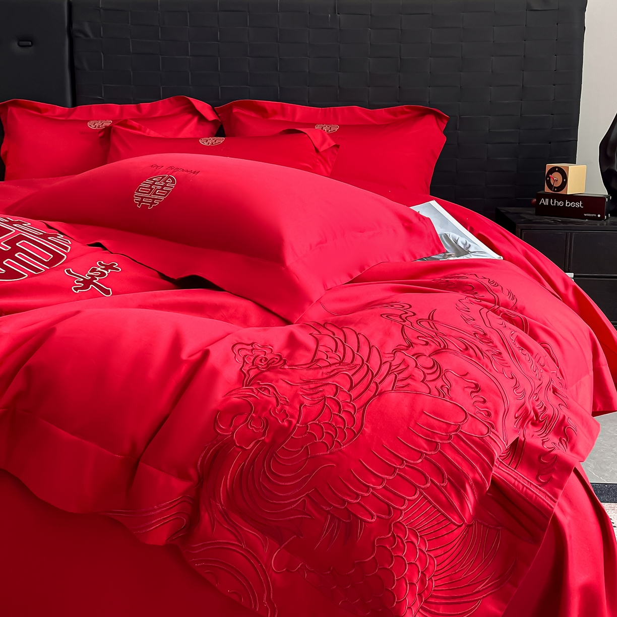 91家纺网 家纺一手货源 找家纺 置顶家纺 2025新款亲肤刺绣婚庆四件套 龙翔凤起-大红