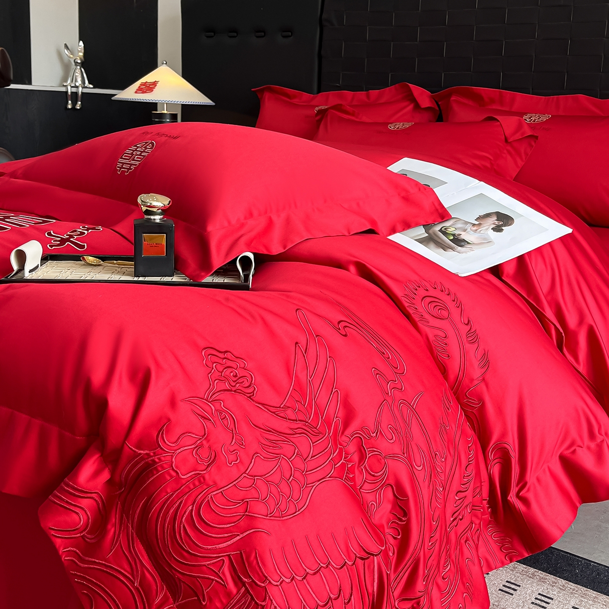 91家纺网 家纺一手货源 找家纺 置顶家纺 2025新款亲肤刺绣婚庆四件套 龙翔凤起-大红