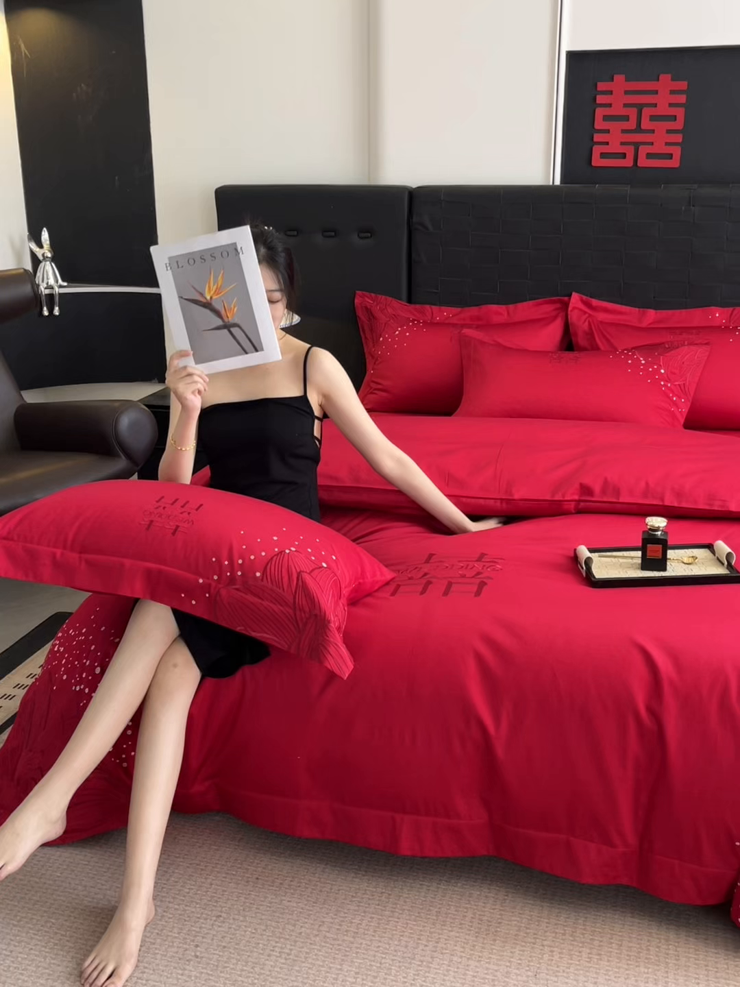 91家纺网 家纺一手货源 找家纺 置顶家纺 2025新款亲肤刺绣婚庆四件套 幸遇你-大红