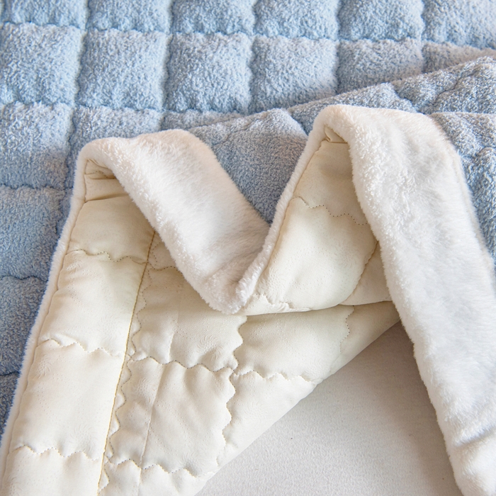 91家纺网 家纺一手货源 找家纺 胜权家纺 2025新款A类艾尼绒手包边夹棉软床垫 艾尼绒蓝