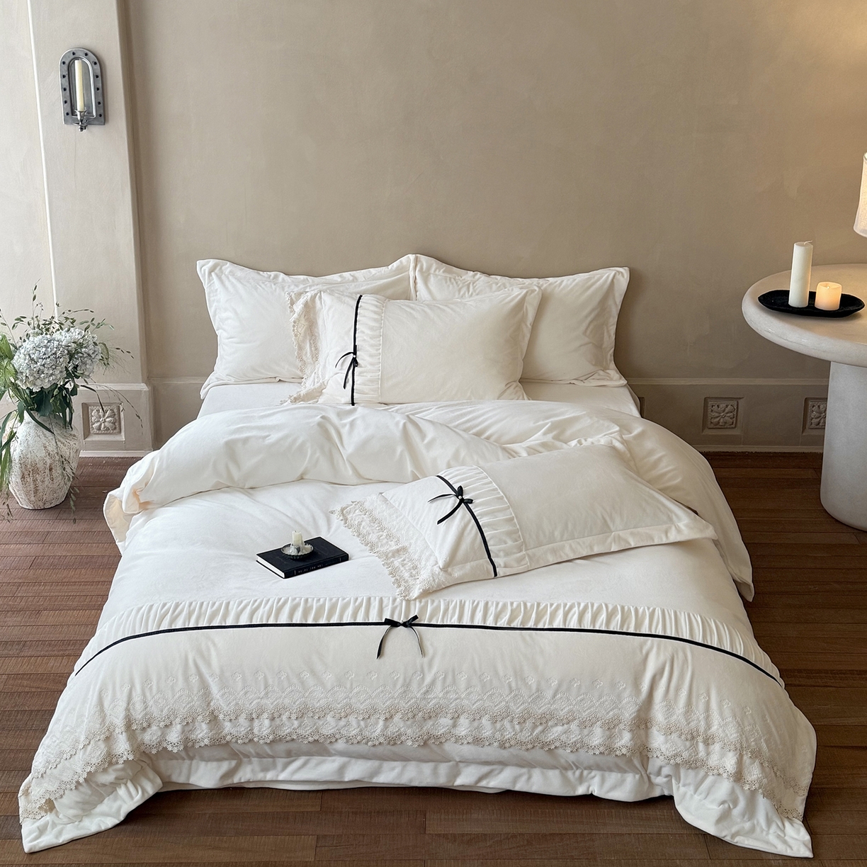 （总）佳汐蓝家纺 2025新款230g婴肤绒立体刺绣双层花边四件套-邂逅（控价：卷后不低于338元）