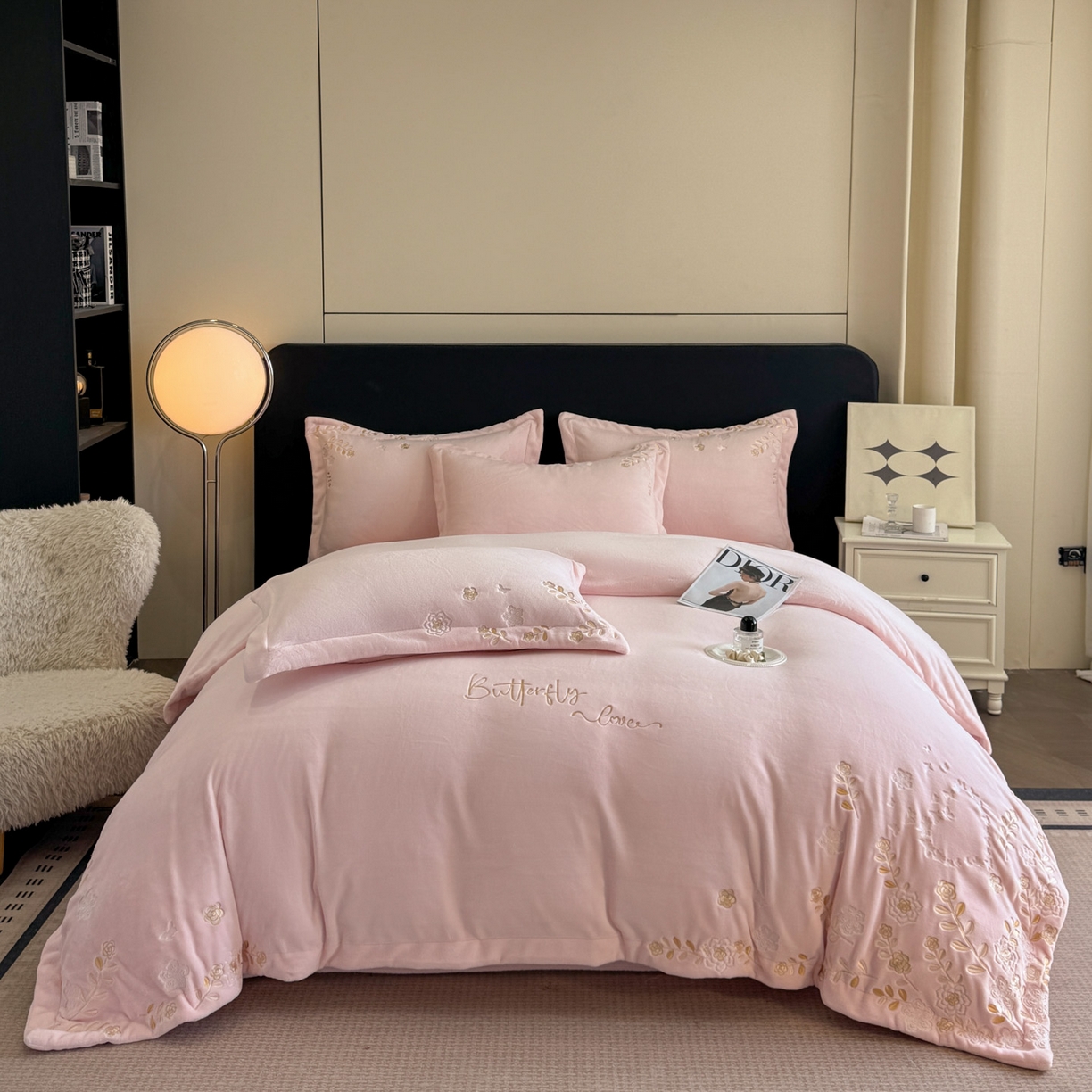 91家纺网 家纺一手货源 找家纺 （总）博纳家纺 2025新款加厚牛奶绒绣花宽边四件套-洛可可(控价劵后228 严格按控价来）