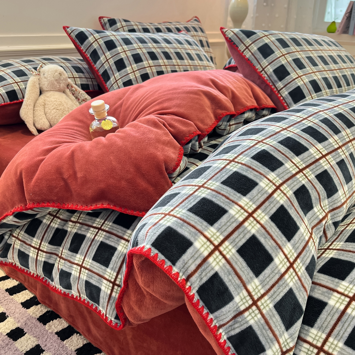 如一 2025新款A类高克重牛奶绒印花三角针工艺四件套 英伦蓝