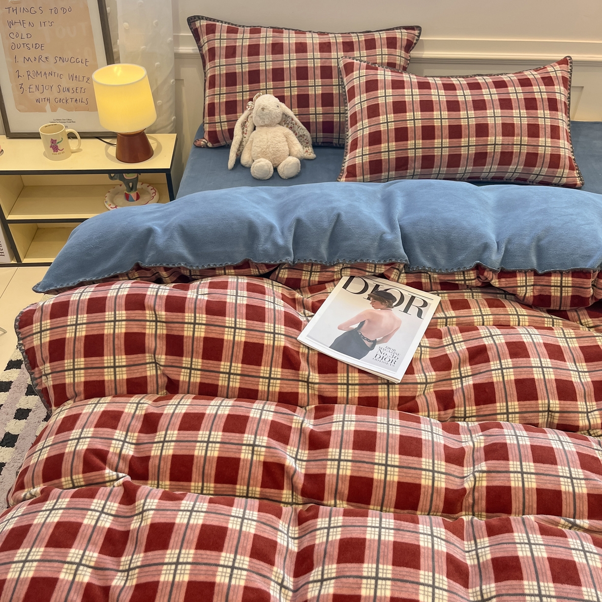 91家纺网 家纺一手货源 找家纺 如一 2025新款A类高克重牛奶绒印花三角针工艺四件套 英伦红