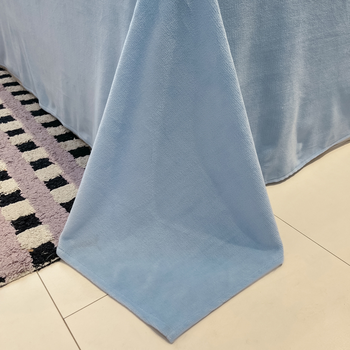 91家纺网 家纺一手货源 找家纺 如一 2025新款A类高克重牛奶绒印花三角针工艺四件套 雅韵蓝