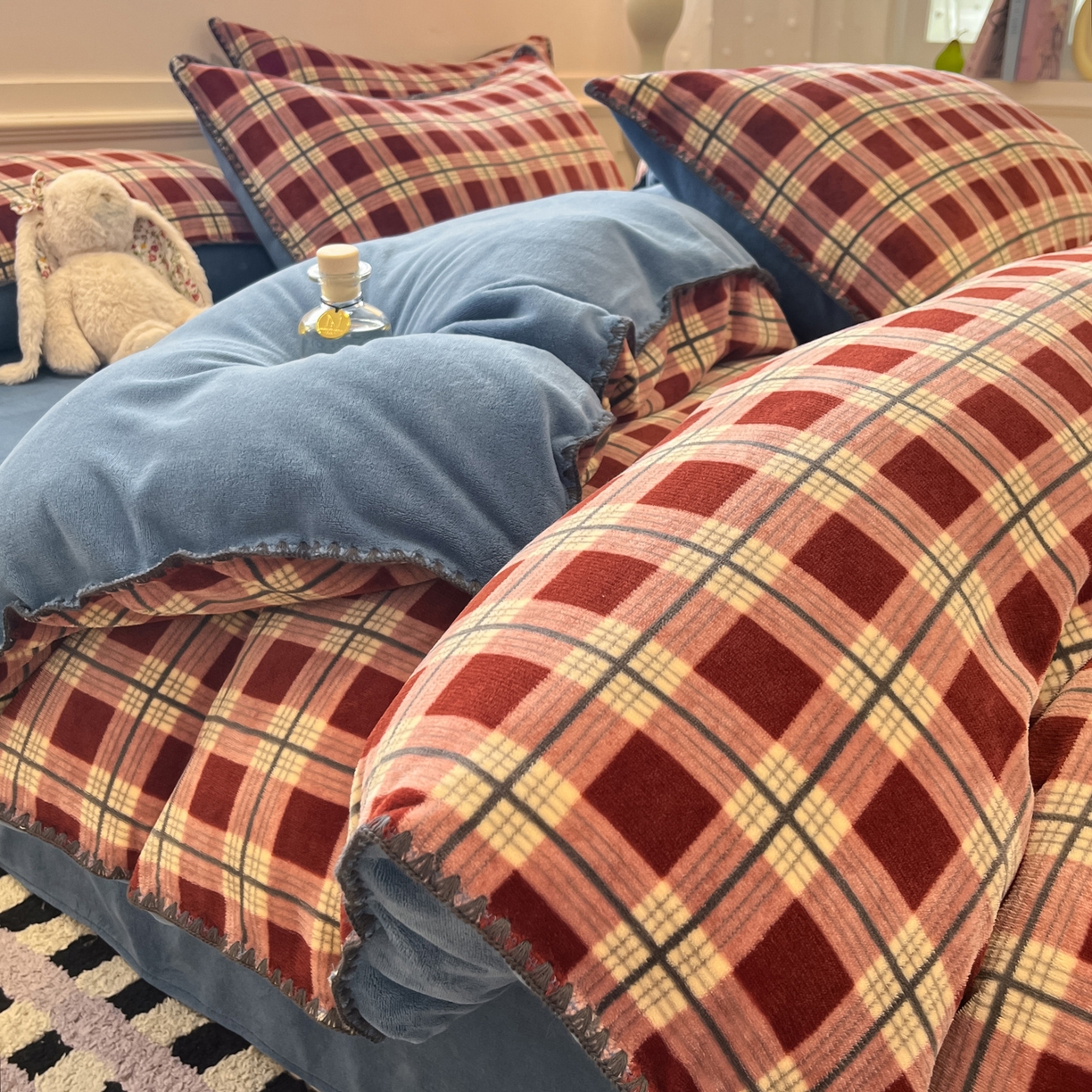 91家纺网 家纺一手货源 找家纺 （总）如一 2025新款A类高克重牛奶绒印花三角针工艺四件套