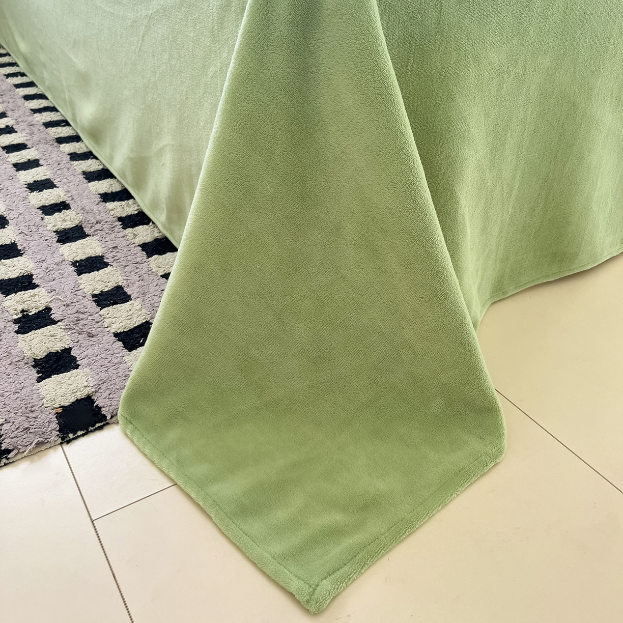 91家纺网 家纺一手货源 找家纺 如一 2025新款A类高克重牛奶绒印花三角针工艺四件套 流年绿