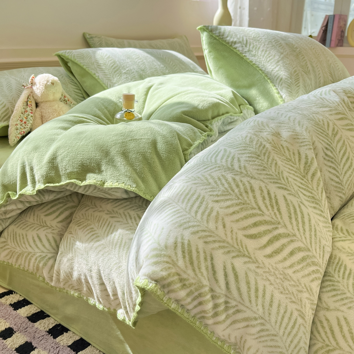 91家纺网 家纺一手货源 找家纺 如一 2025新款A类高克重牛奶绒印花三角针工艺四件套 流年绿