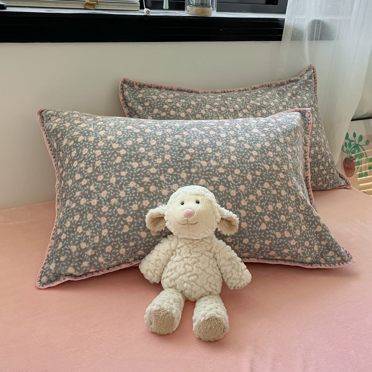 91家纺网 家纺一手货源 找家纺 如一 2025新款A类高克重牛奶绒印花三角针工艺四件套 芒种