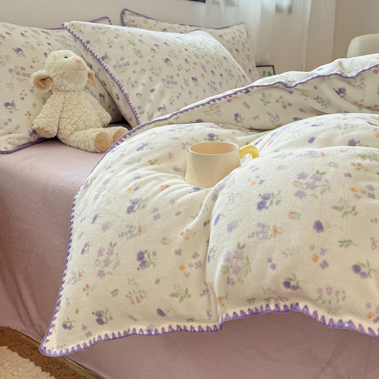 91家纺网 家纺一手货源 找家纺 如一 2025新款A类高克重牛奶绒印花三角针工艺四件套 芽青