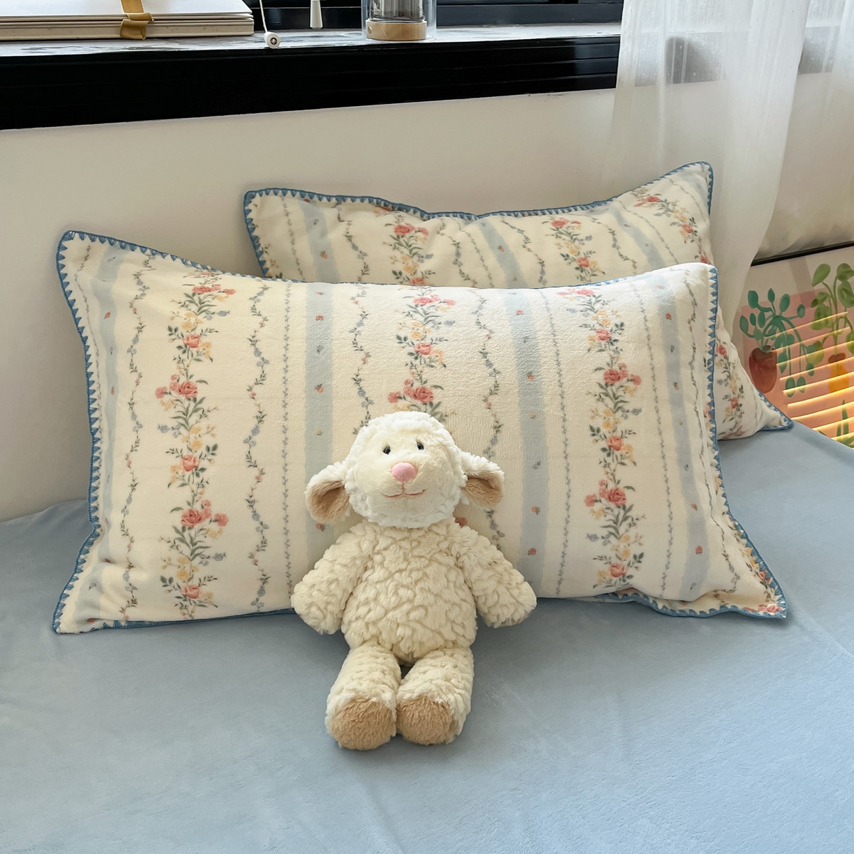 91家纺网 家纺一手货源 找家纺 如一 2025新款A类高克重牛奶绒印花三角针工艺四件套 安梦