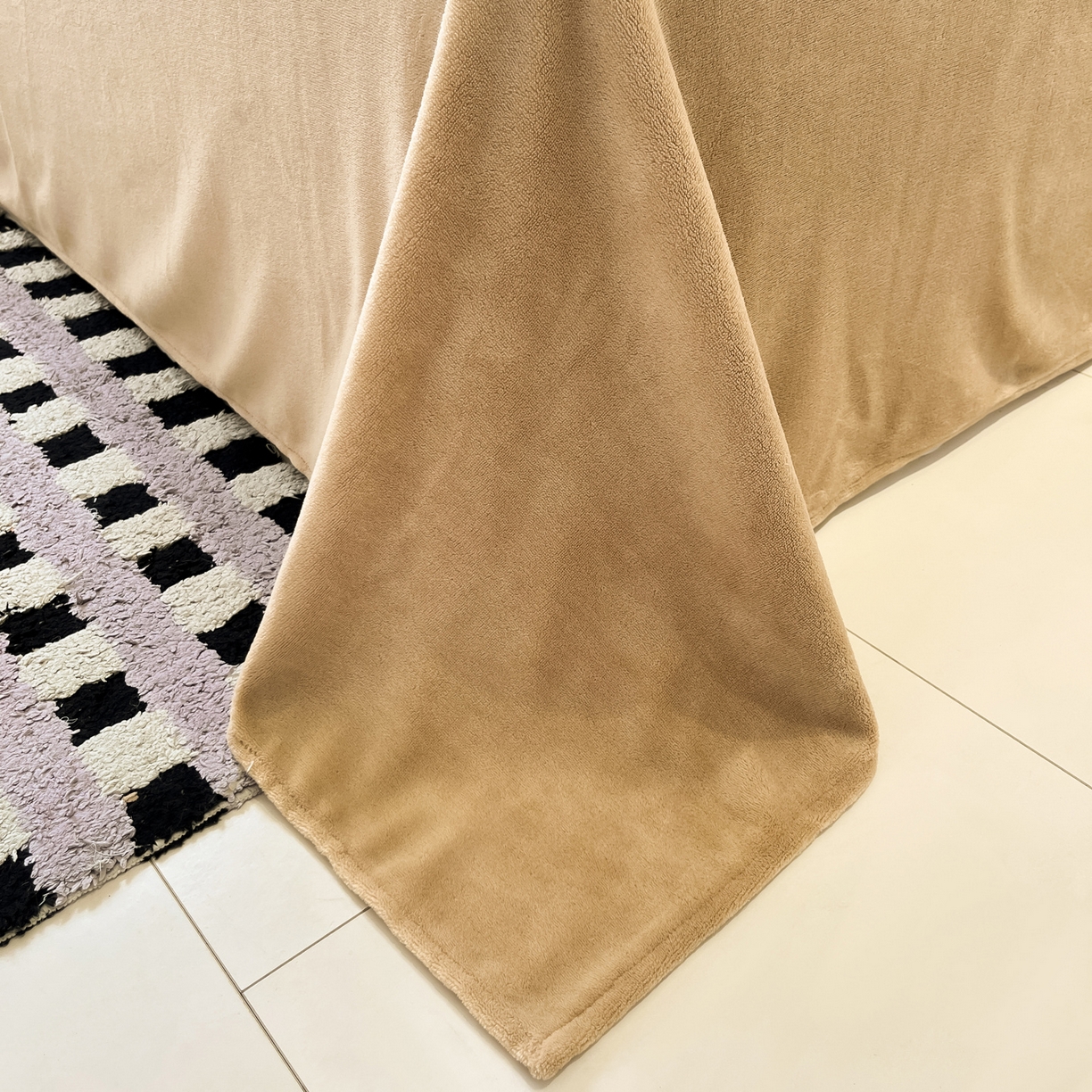 91家纺网 家纺一手货源 找家纺 如一 2025新款A类高克重牛奶绒印花三角针工艺四件套 秋思咖