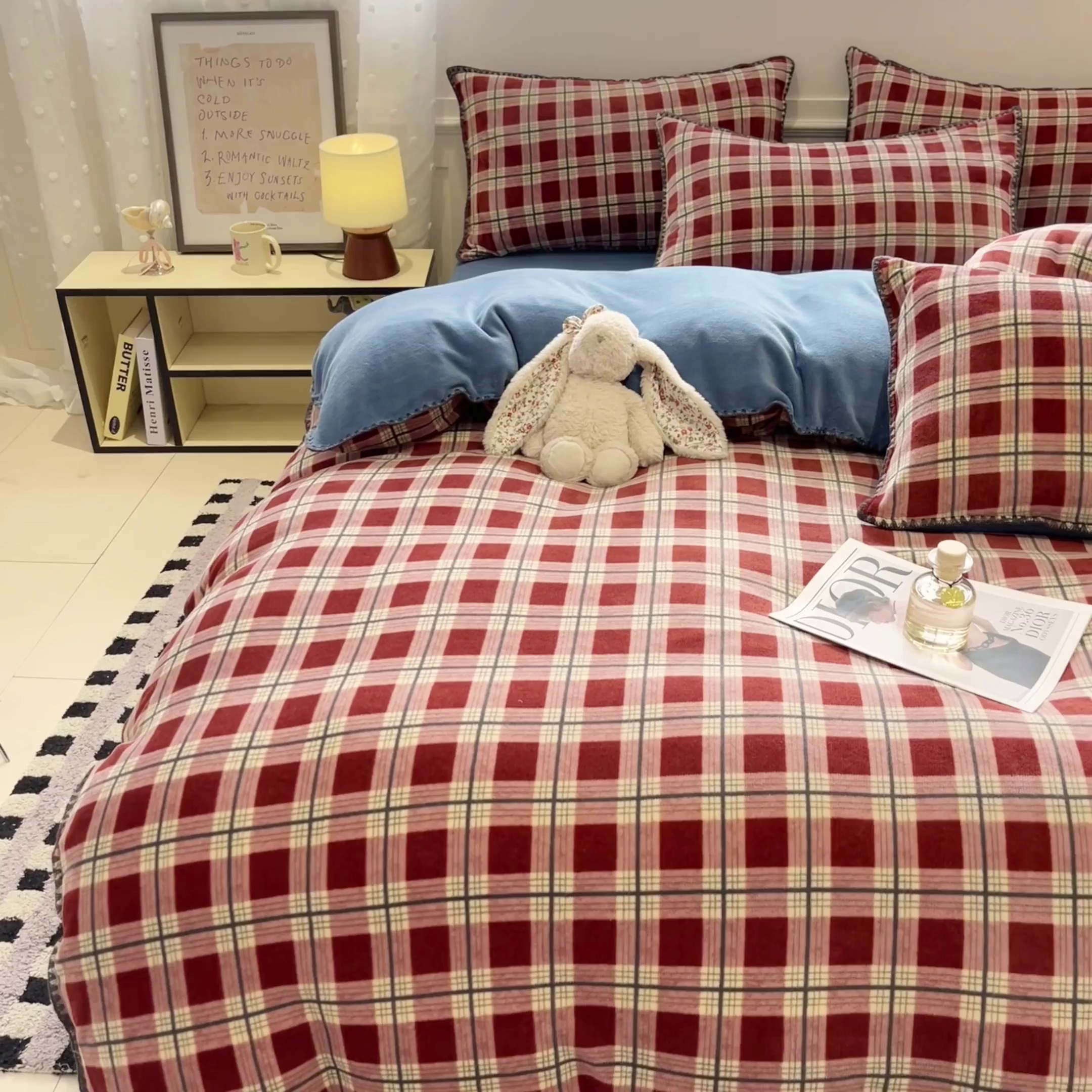 91家纺网 家纺一手货源 找家纺 如一 2025新款A类高克重牛奶绒印花三角针工艺四件套 英伦红