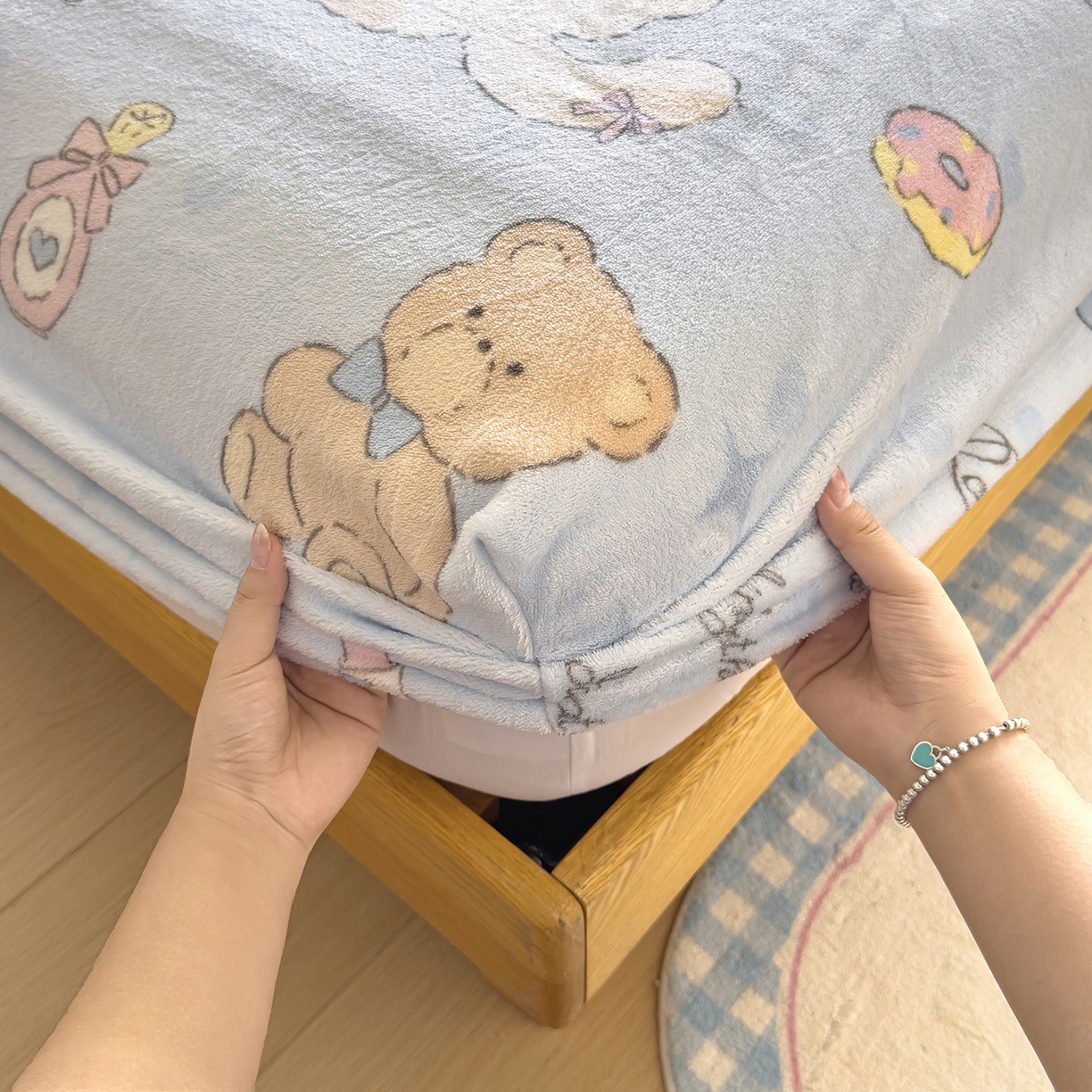 91家纺网 家纺一手货源 找家纺 灿哈家纺 2025新款牛奶绒印花床笠单品床笠床笠单件床笠三件套 后花园