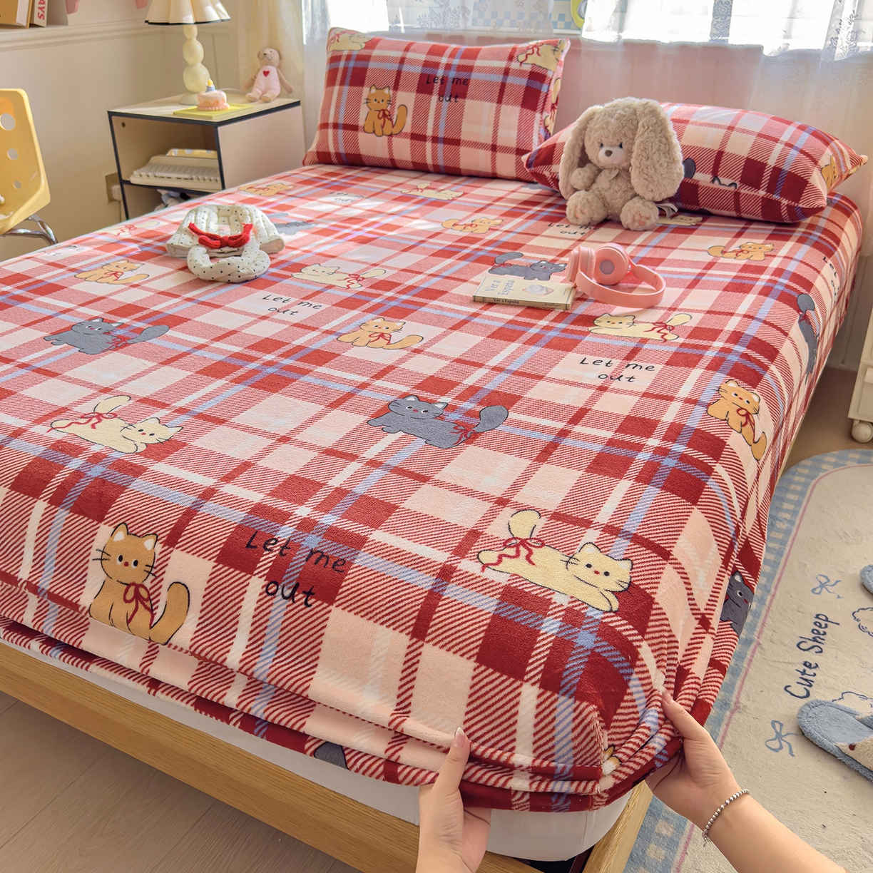 91家纺网 家纺一手货源 找家纺 灿哈家纺 2025新款牛奶绒印花床笠单品床笠床笠单件床笠三件套 可爱猫咪