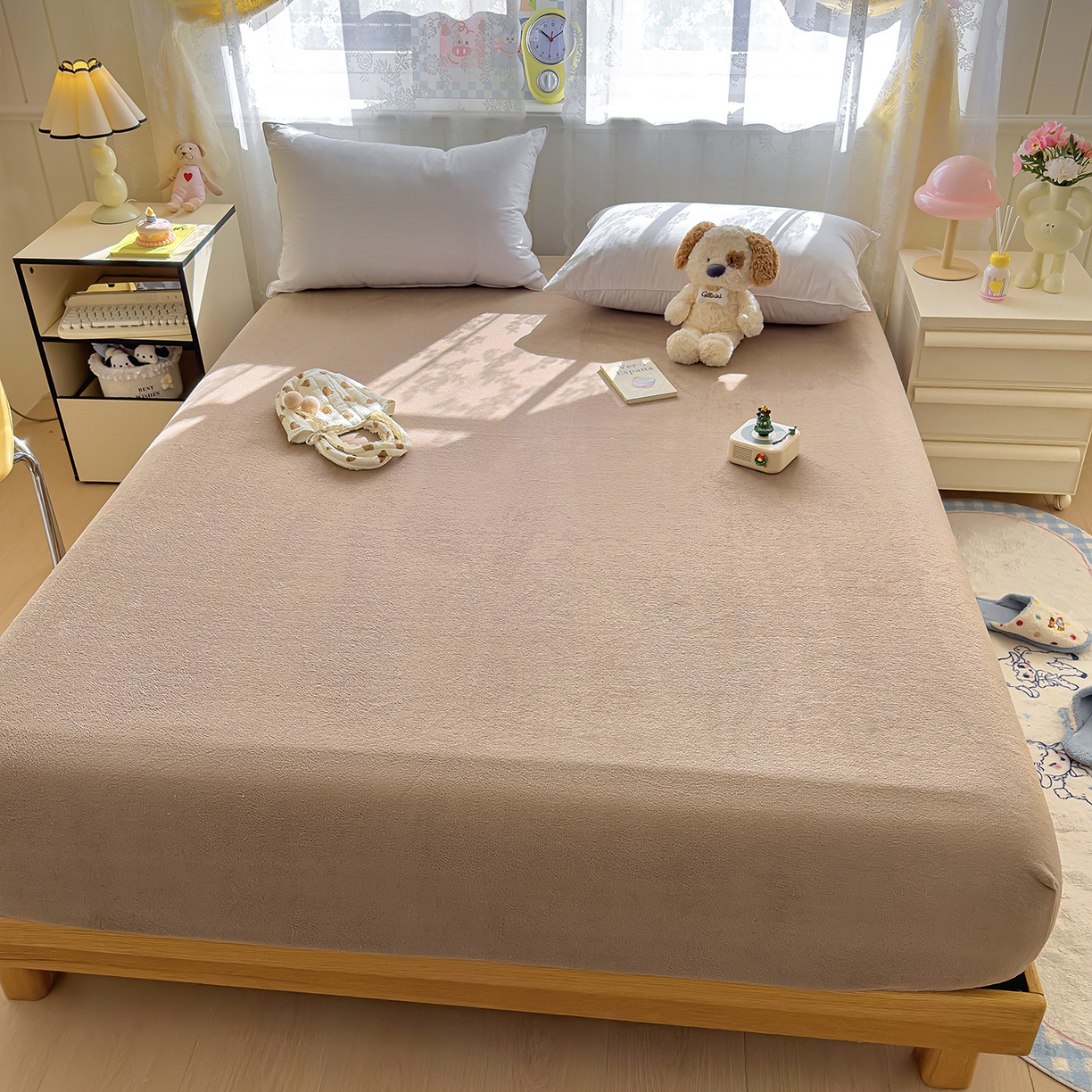 91家纺网 家纺一手货源 找家纺 灿哈家纺 2025新款牛奶绒印花床笠单品床笠床笠单件床笠三件套 咖色