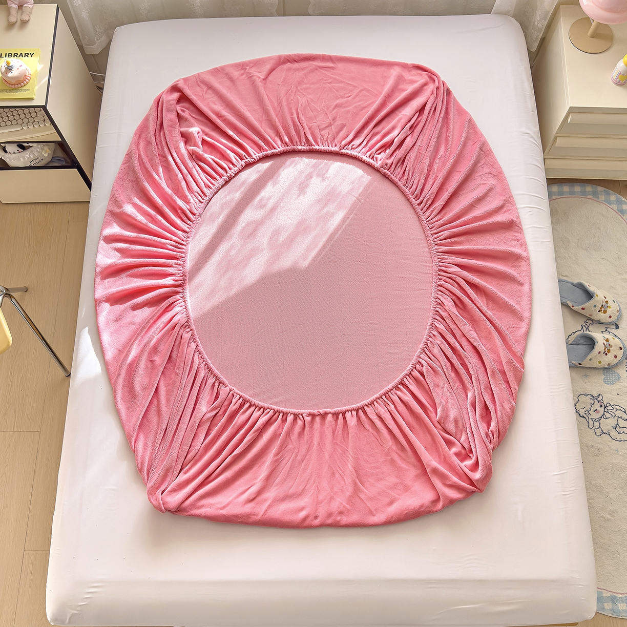 91家纺网 家纺一手货源 找家纺 灿哈家纺 2025新款牛奶绒印花床笠单品床笠床笠单件床笠三件套 深粉