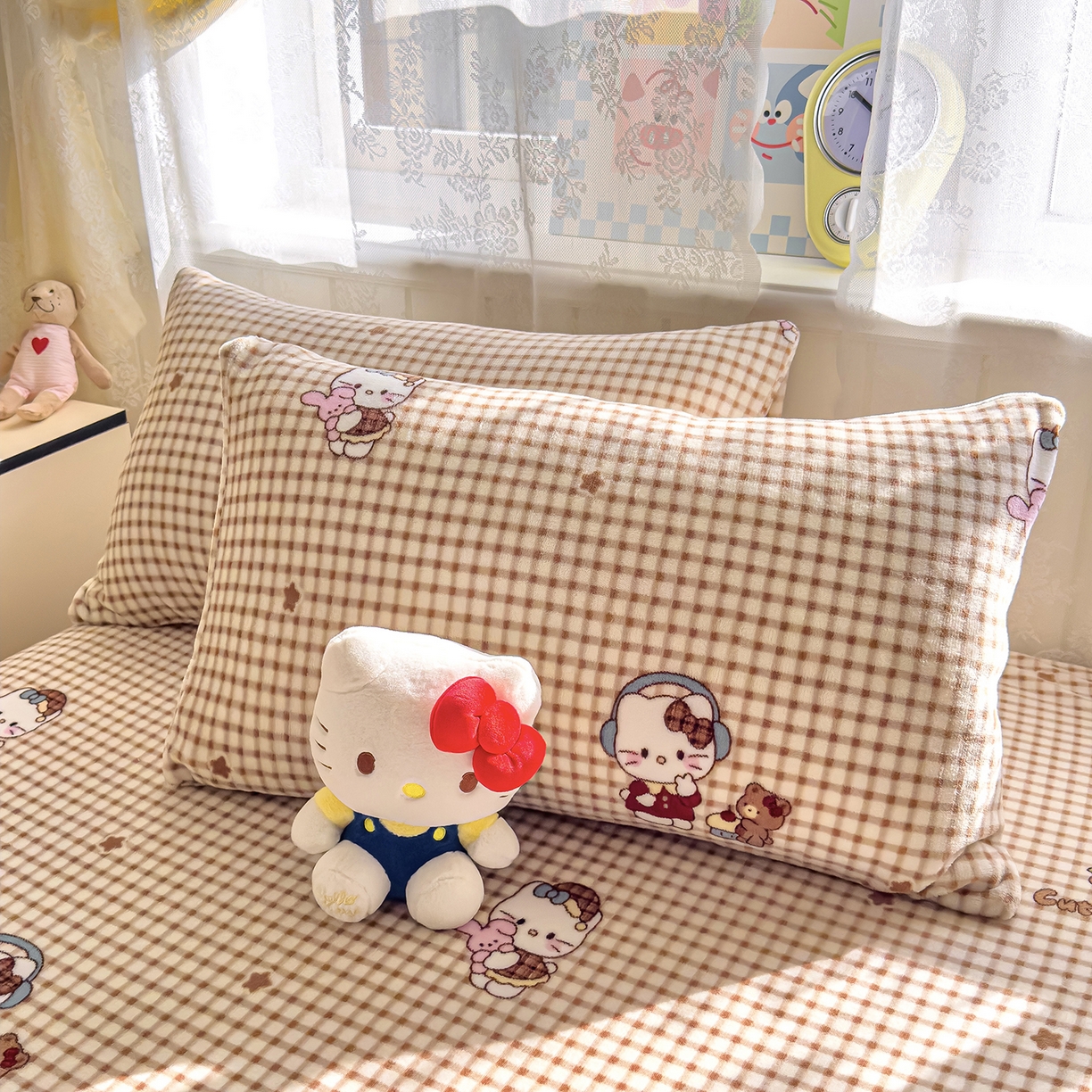 91家纺网 家纺一手货源 找家纺 灿哈家纺 2025新款牛奶绒印花床笠单品床笠床笠单件床笠三件套 格子猫-咖色