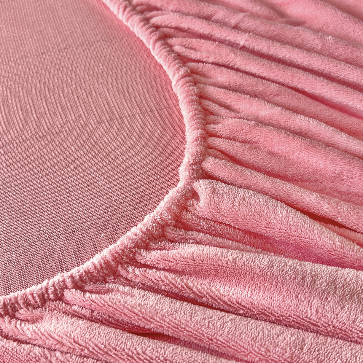 91家纺网 家纺一手货源 找家纺 灿哈家纺 2025新款牛奶绒印花床笠单品床笠床笠单件床笠三件套 深粉