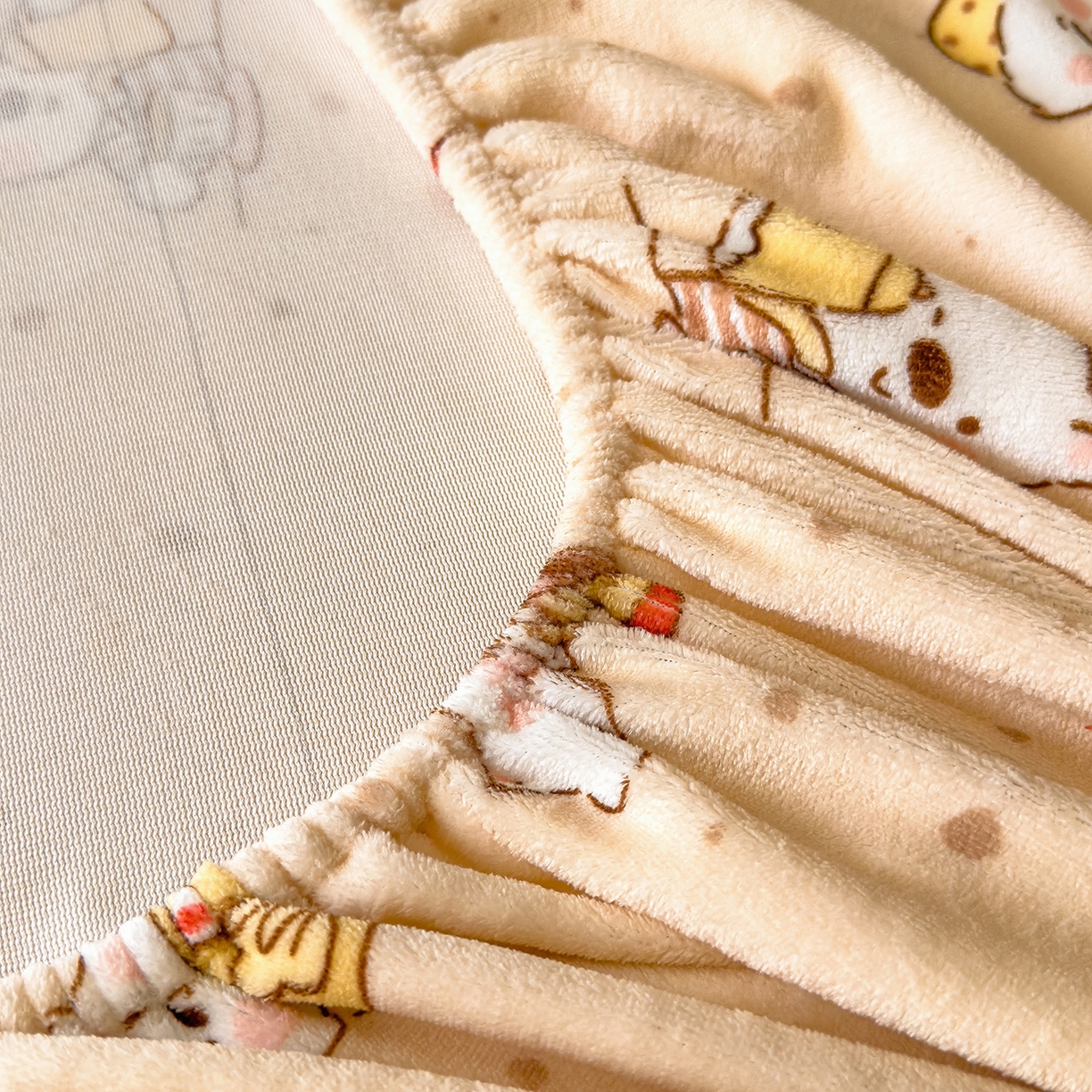 91家纺网 家纺一手货源 找家纺 灿哈家纺 2025新款牛奶绒印花床笠单品床笠床笠单件床笠三件套 咖啡熊