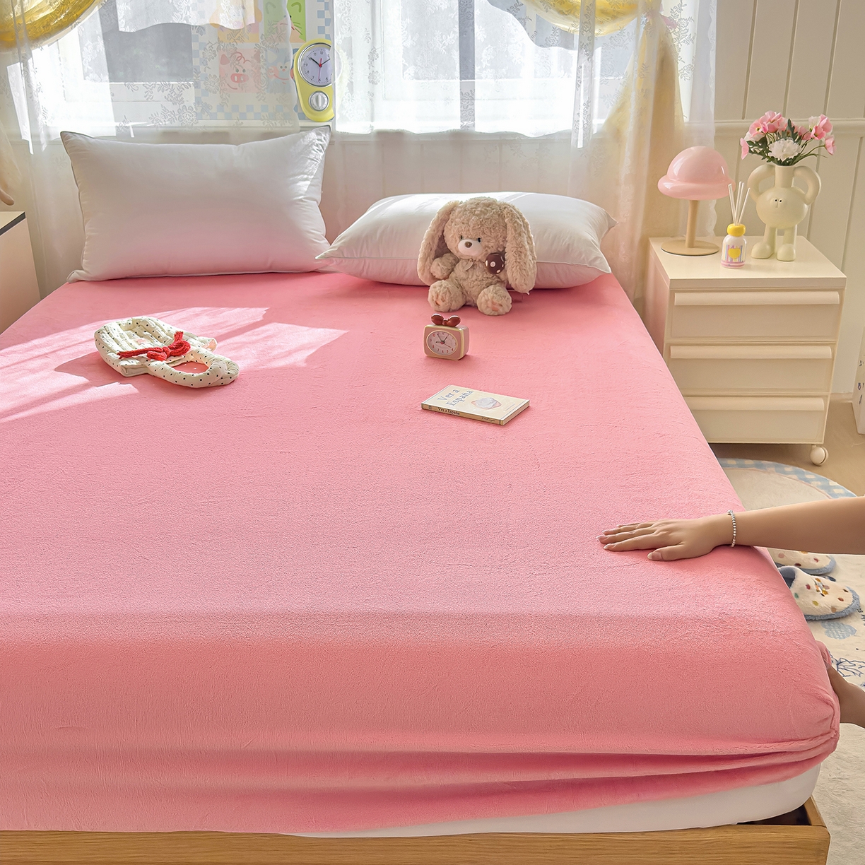 91家纺网 家纺一手货源 找家纺 灿哈家纺 2025新款牛奶绒印花床笠单品床笠床笠单件床笠三件套 深粉