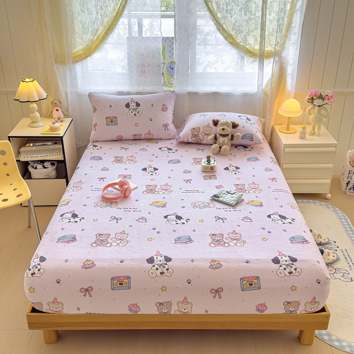 91家纺网 家纺一手货源 找家纺 灿哈家纺 2025新款牛奶绒印花床笠单品床笠床笠单件床笠三件套 斑点小狗