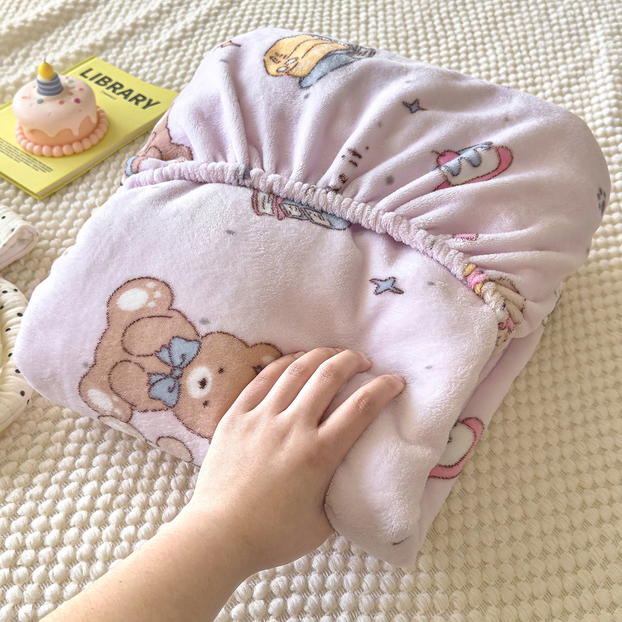 91家纺网 家纺一手货源 找家纺 灿哈家纺 2025新款牛奶绒印花床笠单品床笠床笠单件床笠三件套 斑点小狗