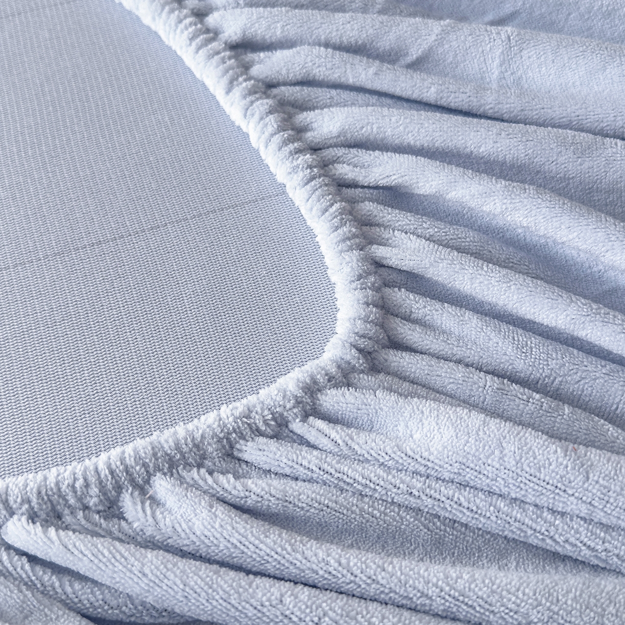 91家纺网 家纺一手货源 找家纺 灿哈家纺 2025新款牛奶绒印花床笠单品床笠床笠单件床笠三件套 海水蓝