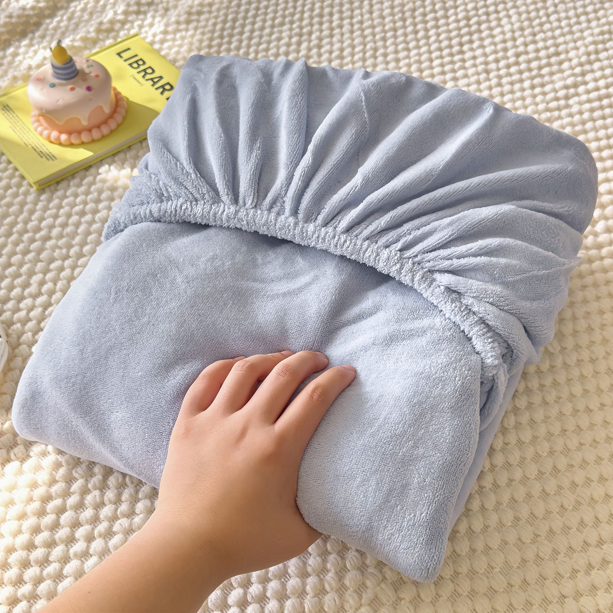 91家纺网 家纺一手货源 找家纺 灿哈家纺 2025新款牛奶绒印花床笠单品床笠床笠单件床笠三件套 海水蓝