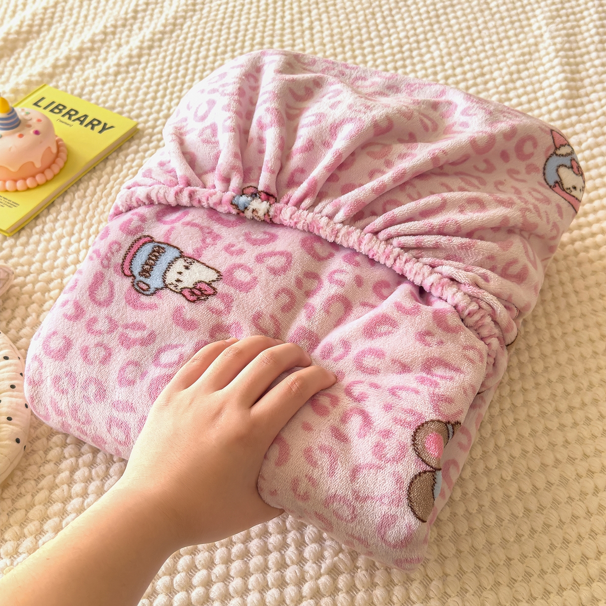 91家纺网 家纺一手货源 找家纺 灿哈家纺 2025新款牛奶绒印花床笠单品床笠床笠单件床笠三件套 小宝贝