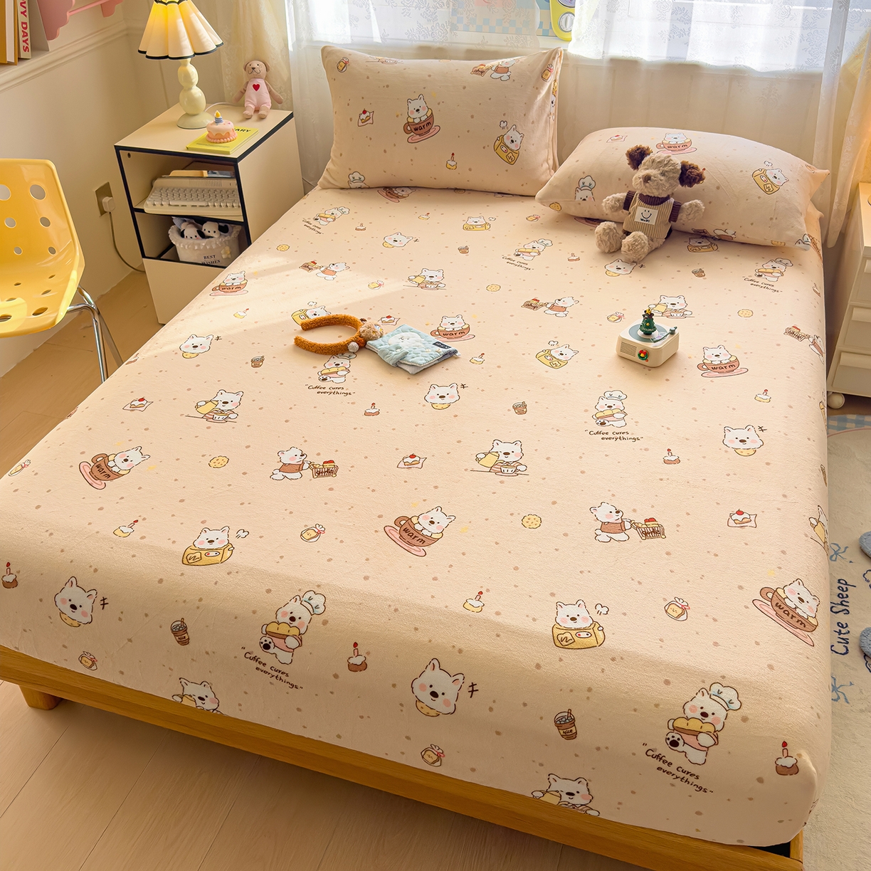 91家纺网 家纺一手货源 找家纺 灿哈家纺 2025新款牛奶绒印花床笠单品床笠床笠单件床笠三件套 咖啡熊