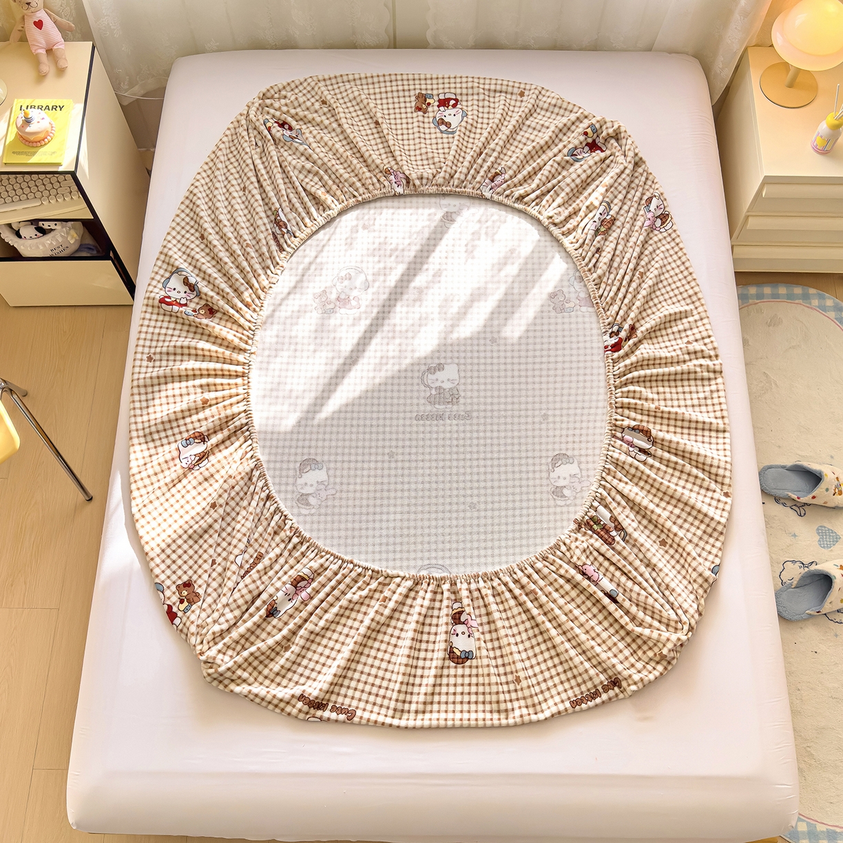 91家纺网 家纺一手货源 找家纺 灿哈家纺 2025新款牛奶绒印花床笠单品床笠床笠单件床笠三件套 格子猫-咖色